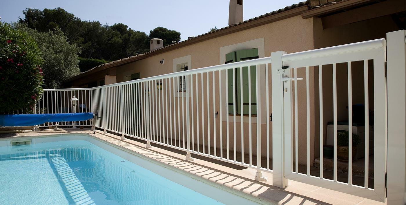 Barrière de piscine aluminium Macassar - Profils Systèmes